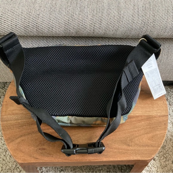 NWT Adidas Camouflage Bumbag Belt Bag - Picture 5 of 6